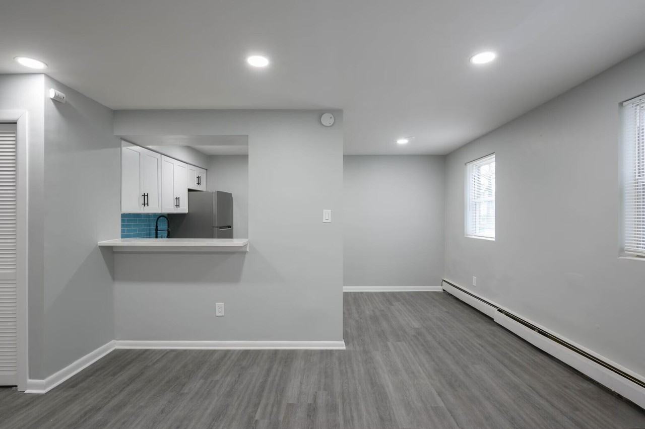 Cranston Apartments - Photo 7 of 22