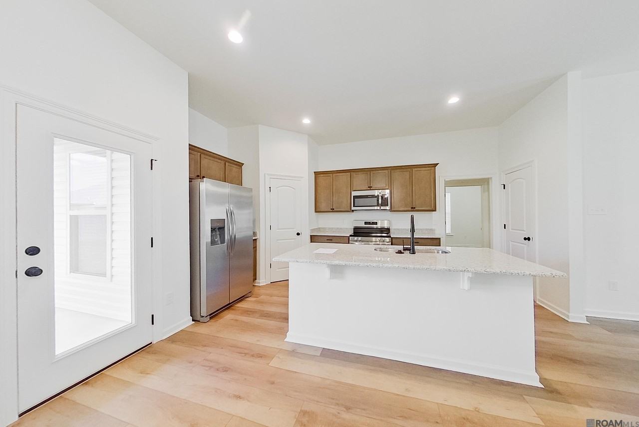 105 Hendrix Rd - Photo 7 of 23