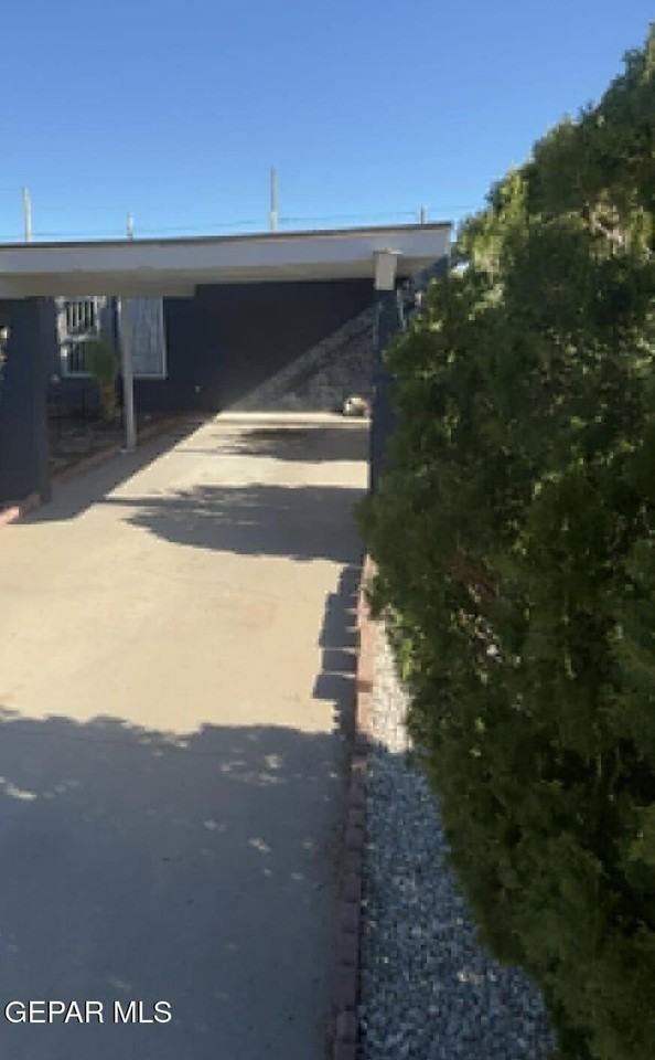 8804 Kenneth St - Photo 2 of 50