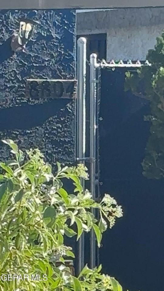 8804 Kenneth St - Photo 3 of 50