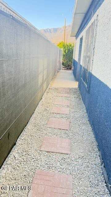 8804 Kenneth St - Photo 6 of 50