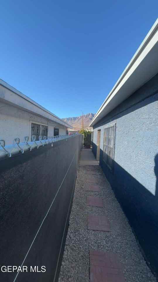 8804 Kenneth St - Photo 7 of 50