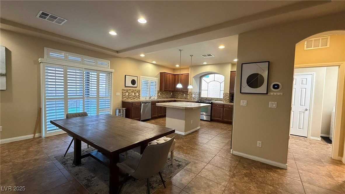 6451 Parrot Ridge Ct - Photo 7 of 42