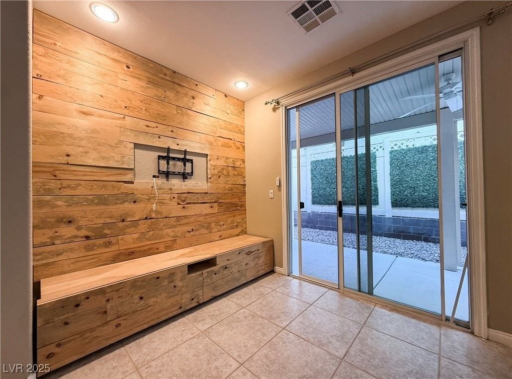 7673 French Springs St - Photo 7 of 34