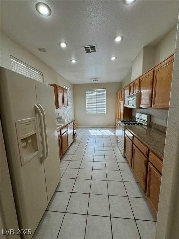 1392 Baja Grande Ave - Photo 3 of 21