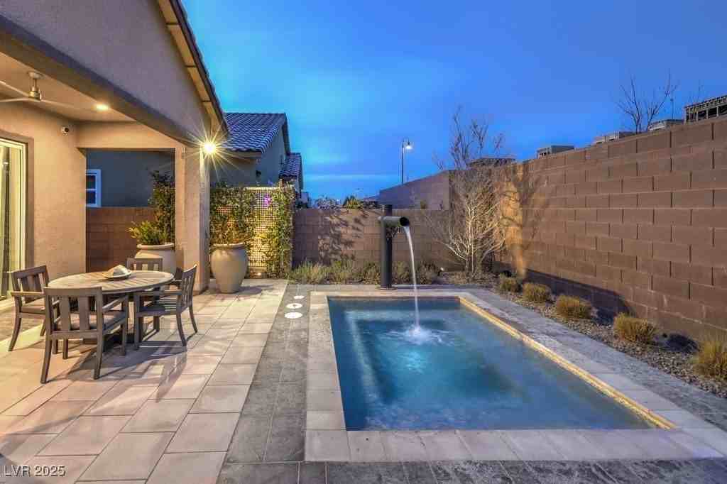 2542 Strathmill Ave - Photo 3 of 50