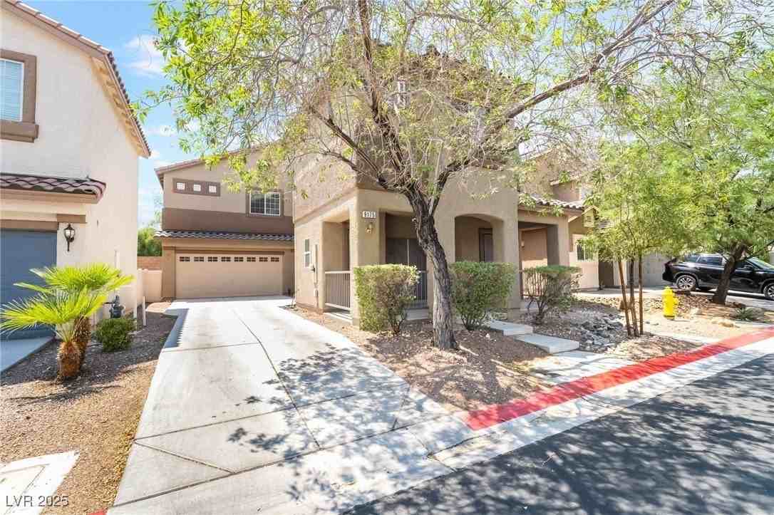 9175 Sunken Meadow Ave - Photo 2 of 36