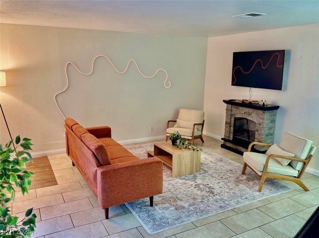 544 Oakbrook Ln - Photo 2 of 17