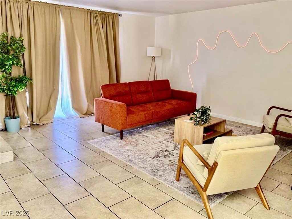 544 Oakbrook Ln - Photo 3 of 17