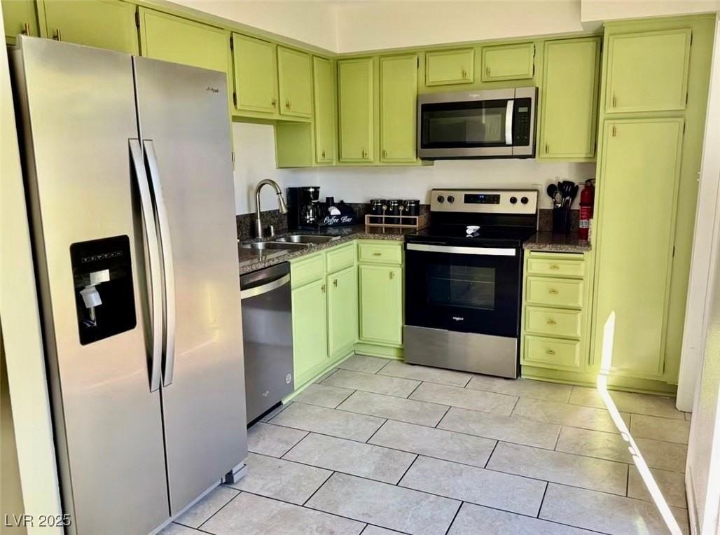 544 Oakbrook Ln - Photo 5 of 17