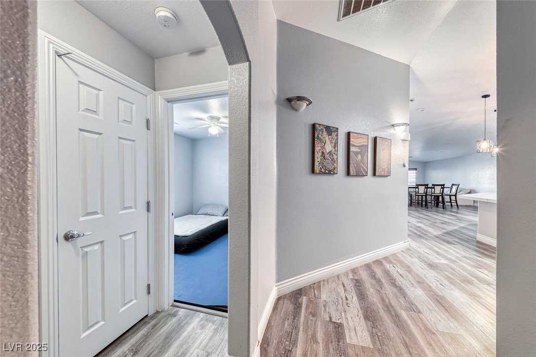 7852 Whitlocks Mill Ave - Photo 5 of 41