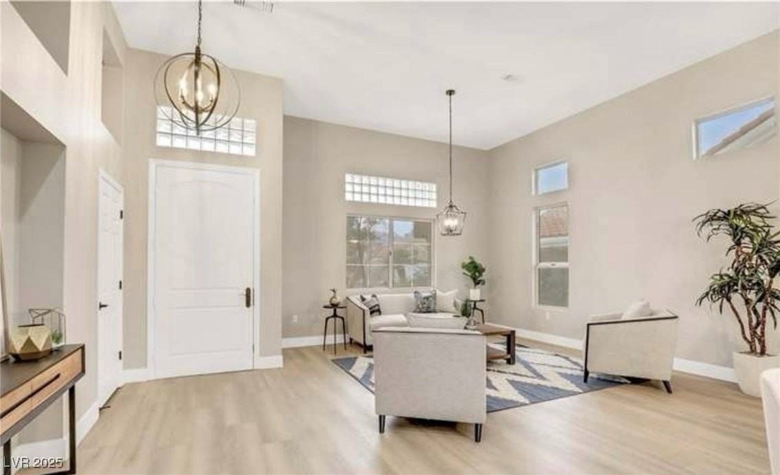 2608 Desert Sands Dr - Photo 3 of 34