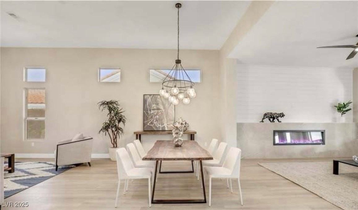 2608 Desert Sands Dr - Photo 4 of 34