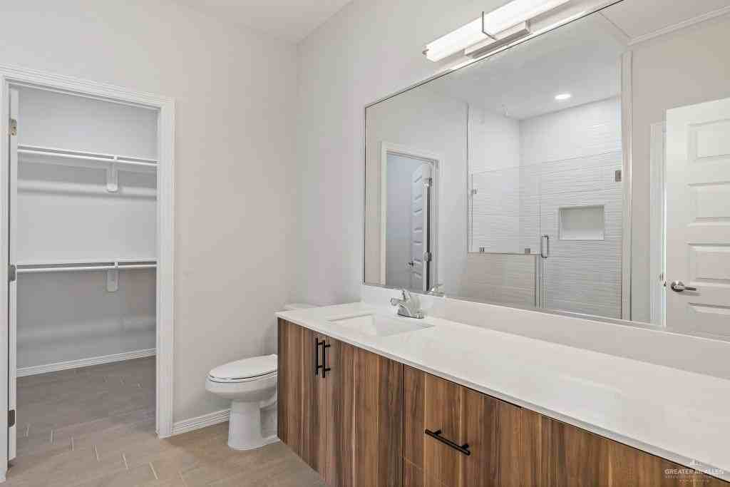 2901 W Driftwood St #1 - Photo 7 of 11