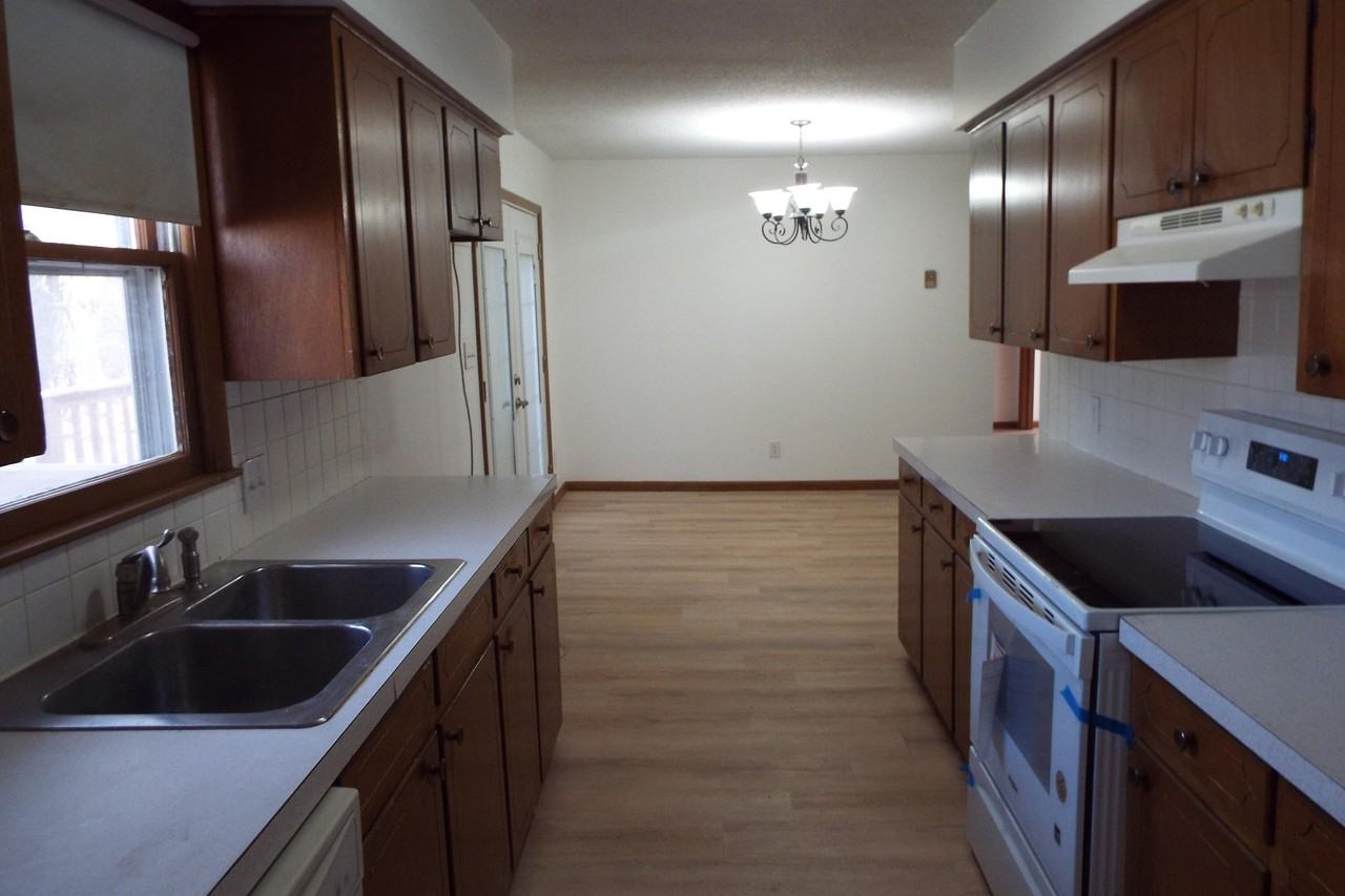 308 Sunshine St - Photo 7 of 15