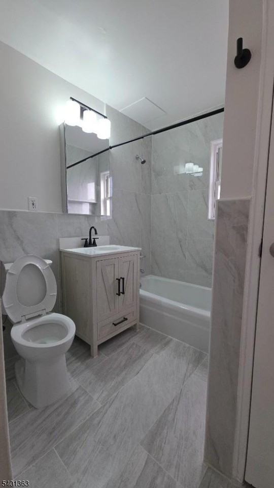 725 Joralemon St #3 - Photo 4 of 13