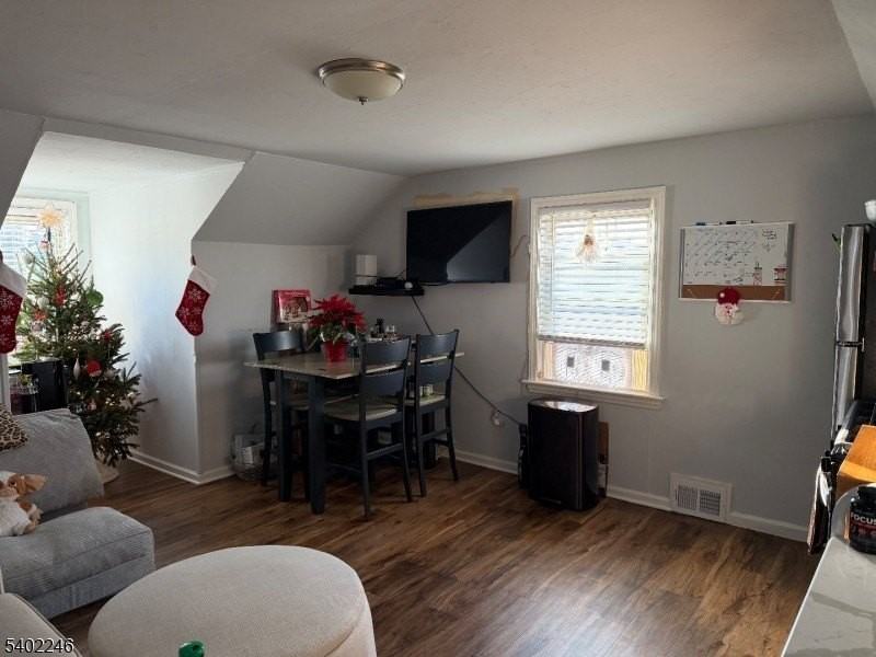 8 Rowe Pl - Photo 3 of 17