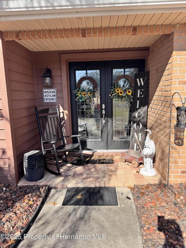 5281 Aaron Ln - Photo 4 of 37