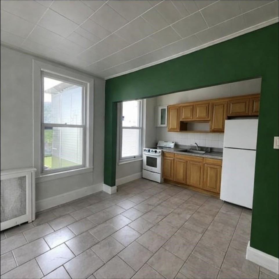 22 Whitman Ave - Photo 2 of 5