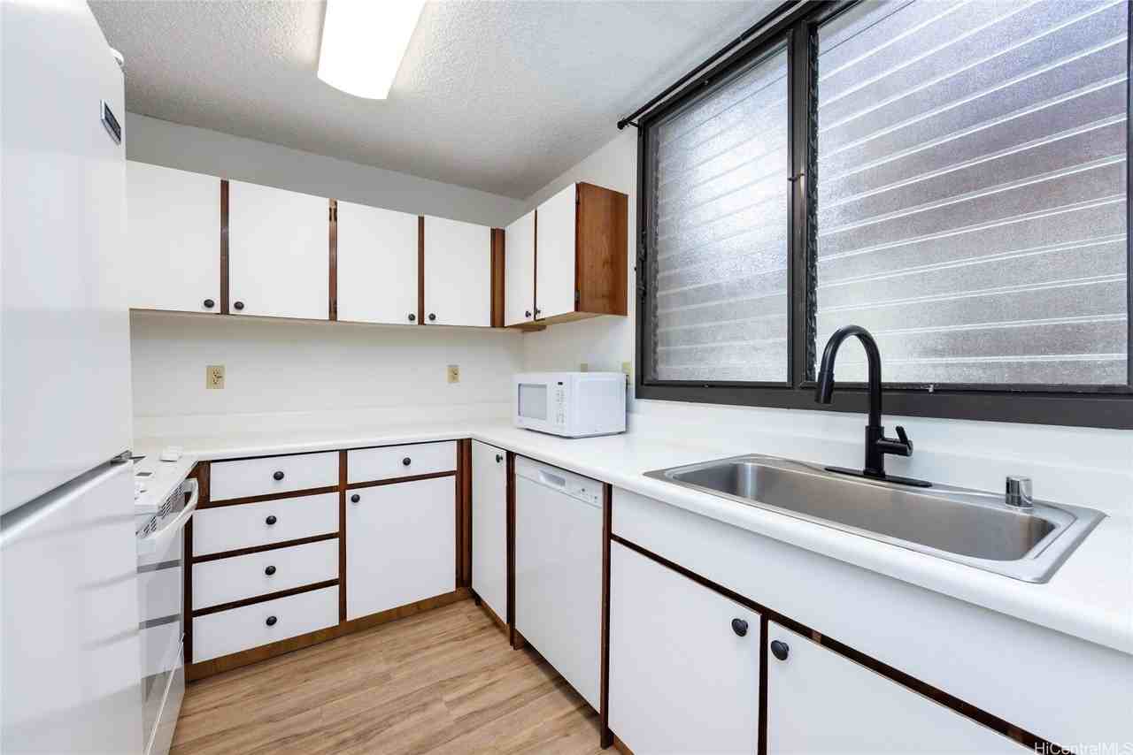 1015 Aoloa Pl Apt 210 #210 - Photo 2 of 17