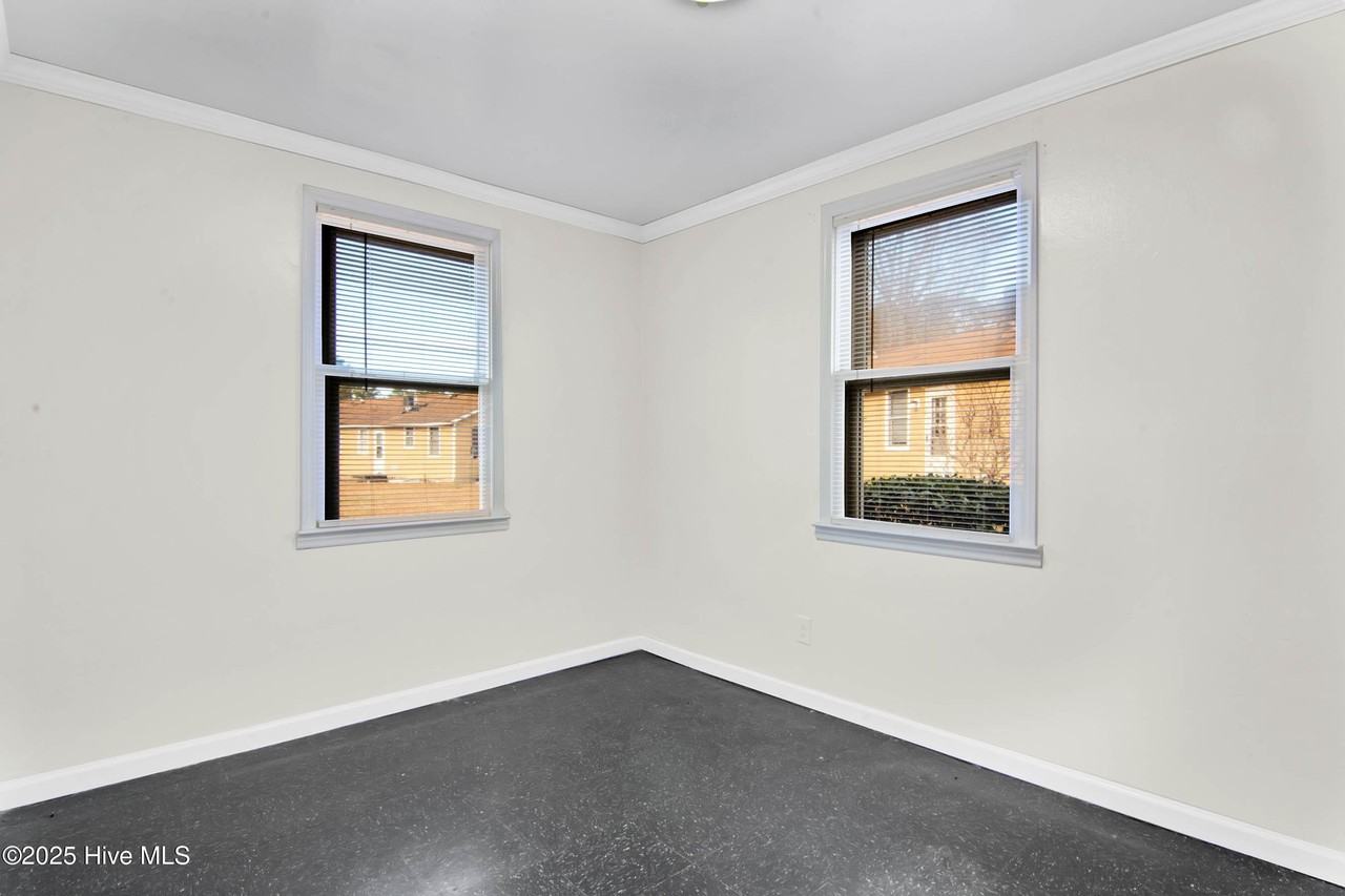 1007 Davis St - Photo 7 of 14