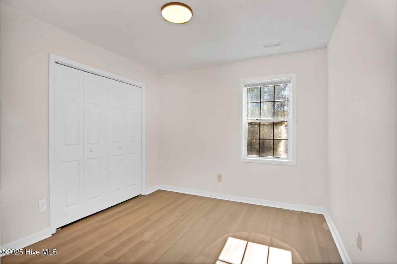 117 Foxlair Dr - Photo 7 of 21