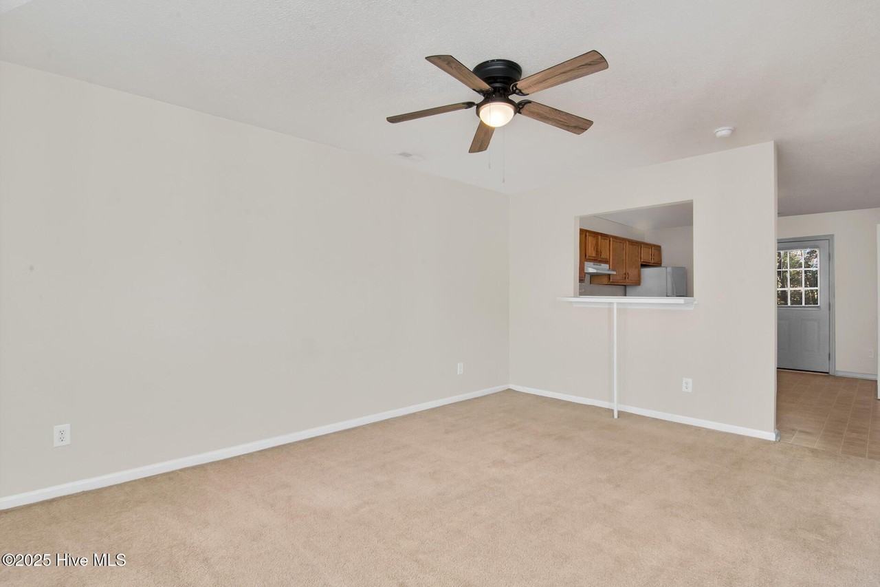 332 Bracken Pl - Photo 3 of 14