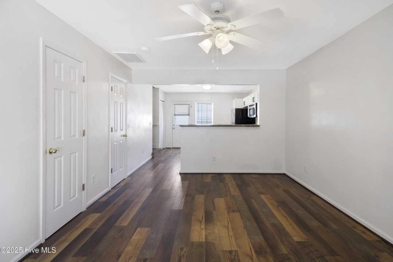 134 Cornerstone Pl - Photo 3 of 20