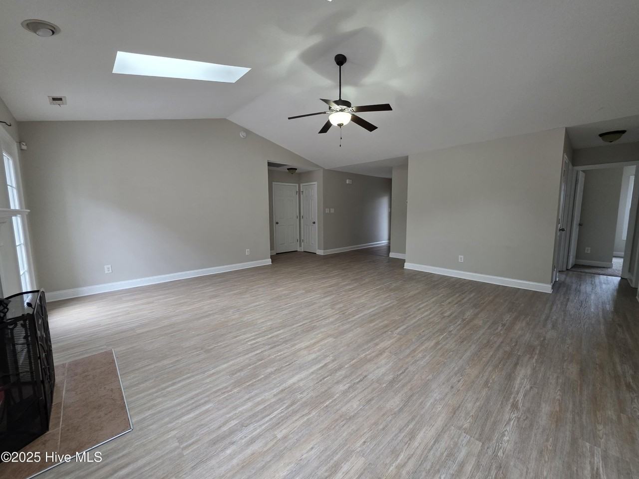 113 Navy Blue Dr - Photo 6 of 20