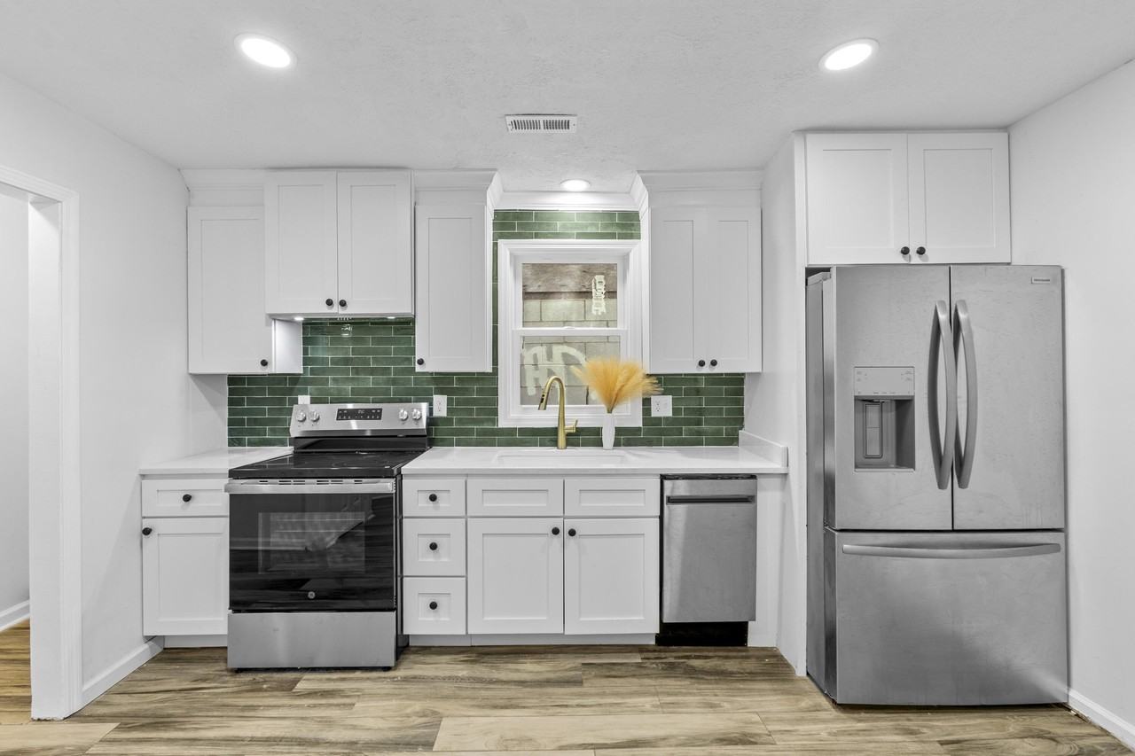 317 Ross Ave - Photo 6 of 28