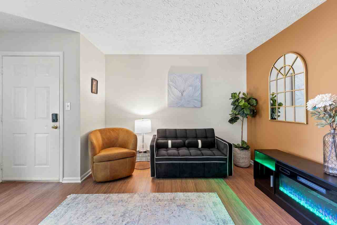 104 Pleasantview St - Photo 4 of 28