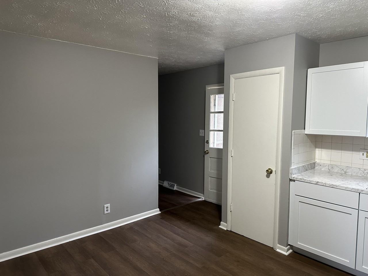 1186 Merewood Dr - Photo 4 of 11