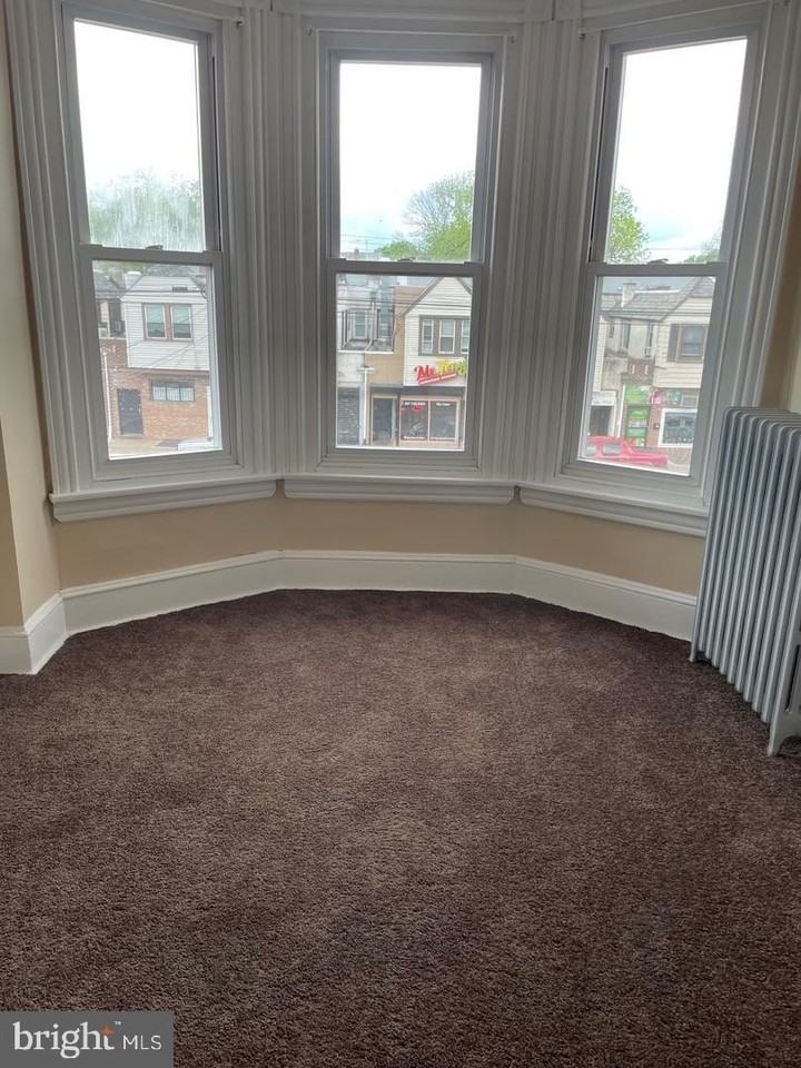 526 Macdade Blvd - Photo 5 of 14