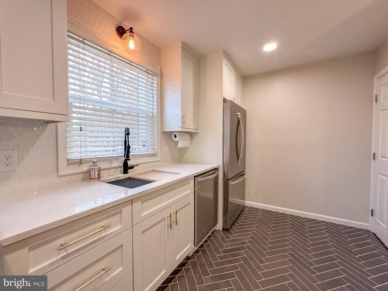 226 Guthrie Ave - Photo 6 of 50