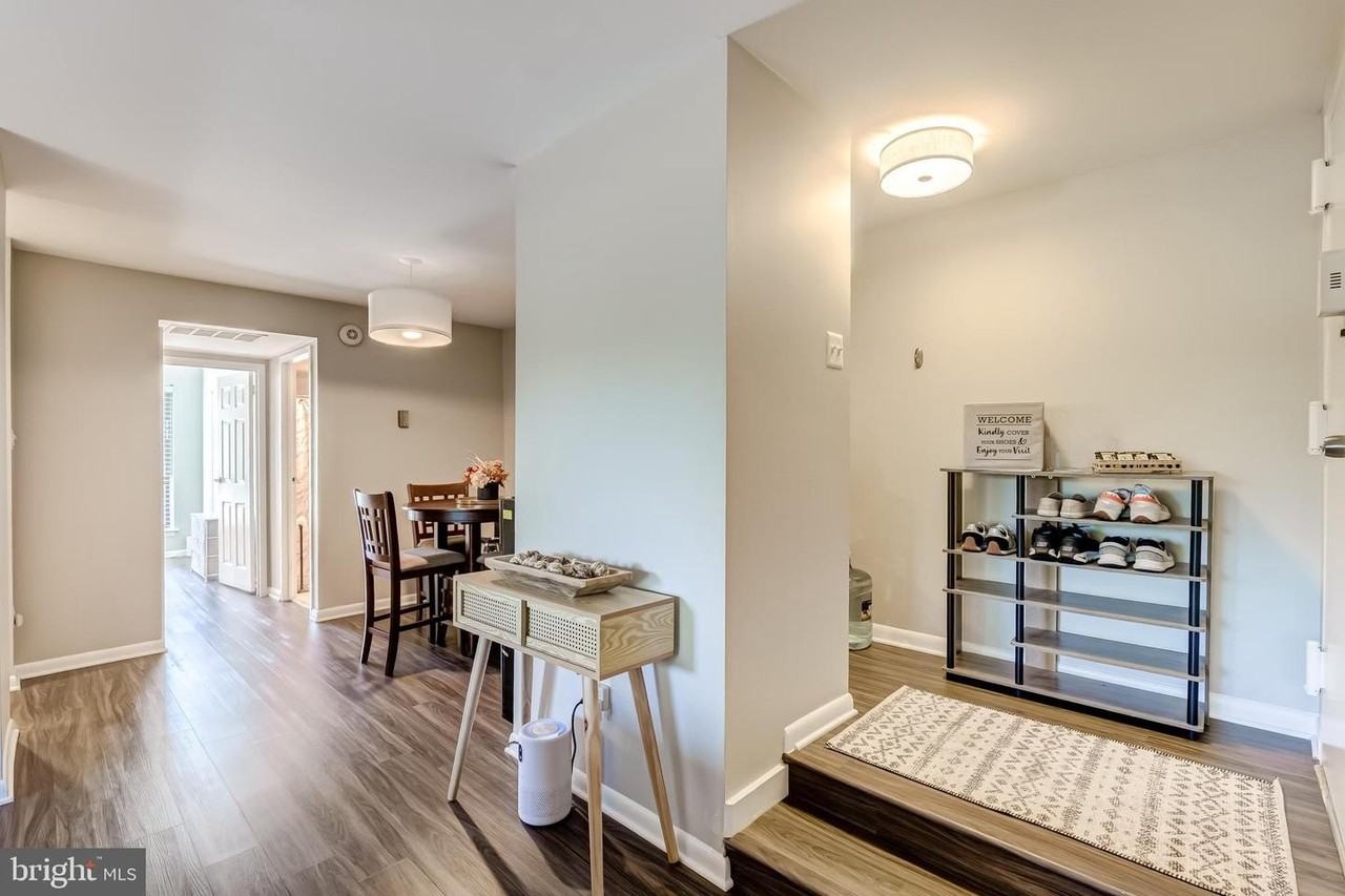 11260 Chestnut Grove Sq - Photo 5 of 30