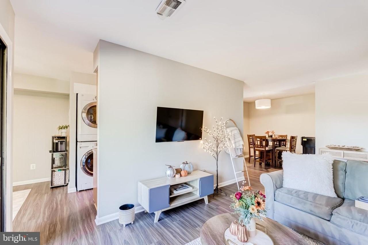 11260 Chestnut Grove Sq - Photo 6 of 30