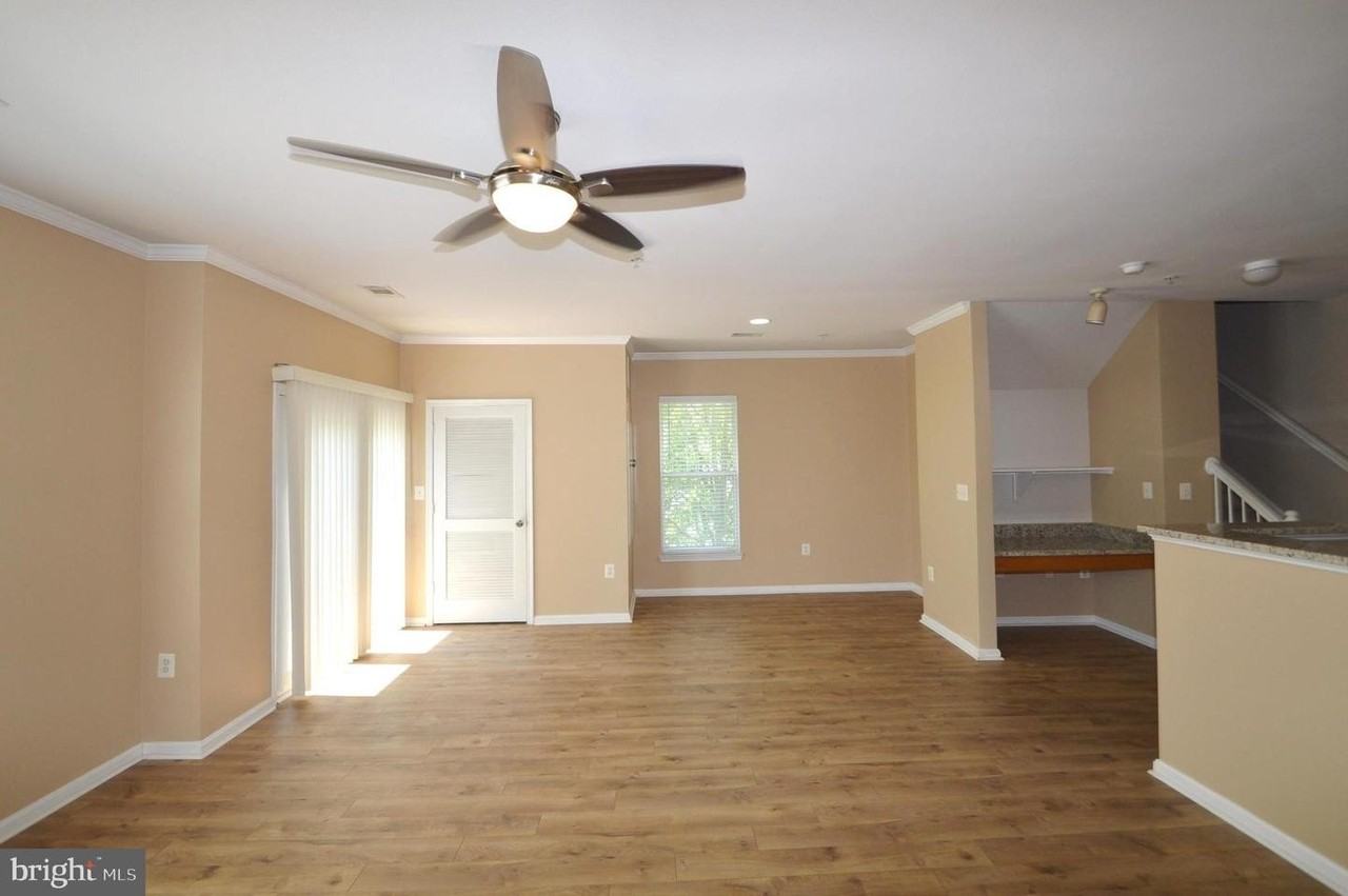 5117 Travis Edward Way Apt H - Photo 4 of 26