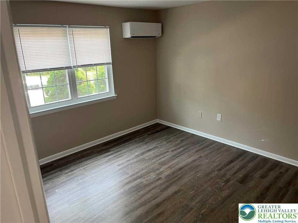 511 Prospect Ave Apt 2 #2 - Photo 4 of 9