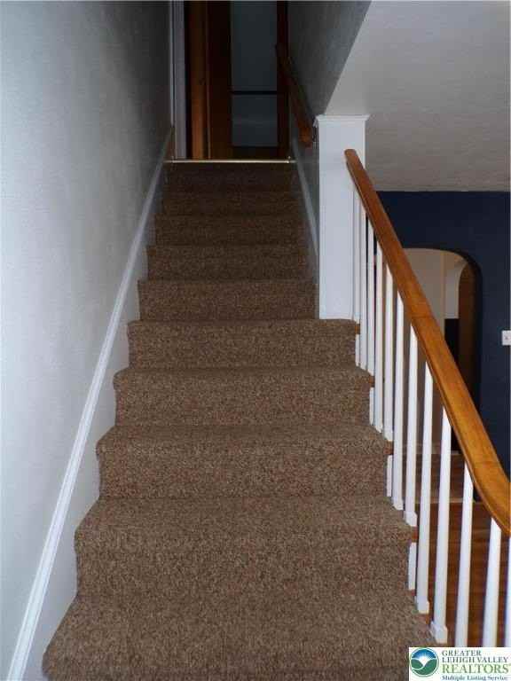 2250 Siegfried Ave - Photo 5 of 18