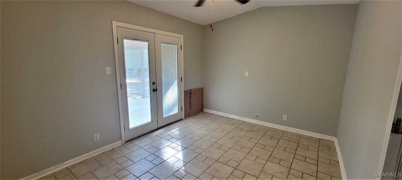 135 Daffodil Dr - Photo 7 of 24