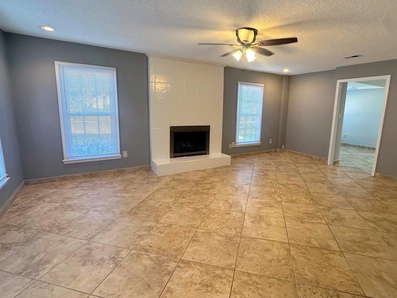 2598 Cedar Ridge Dr - Photo 3 of 17