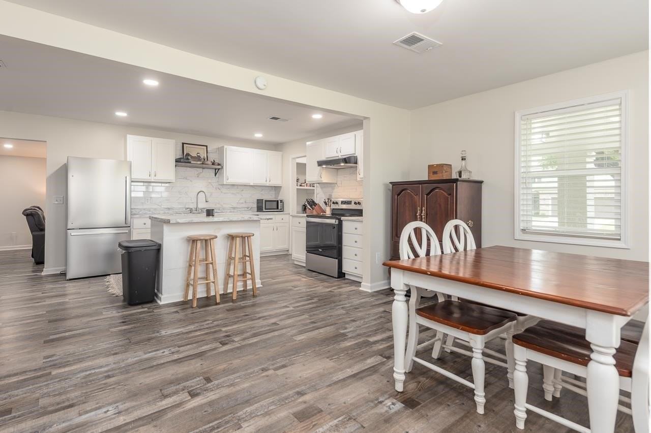 65 Cleer Ave - Photo 7 of 20