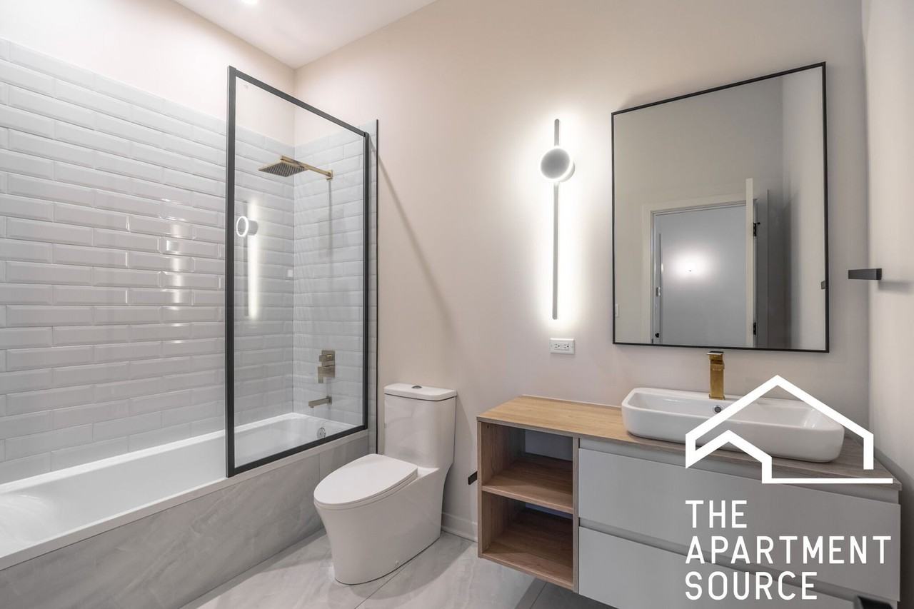 3209 N Narragansett Ave #103 - Photo 5 of 8