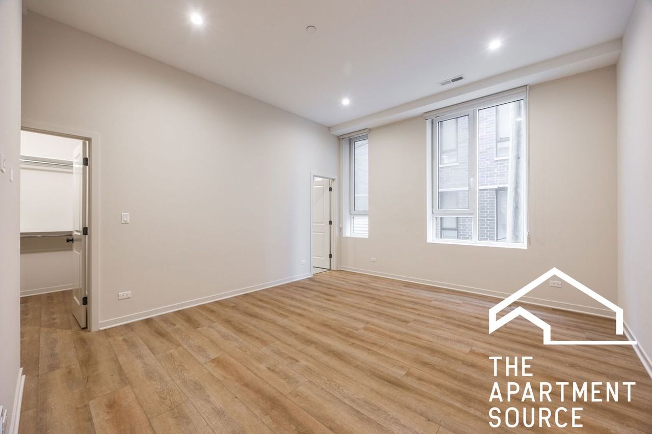 3209 N Narragansett Ave #103 - Photo 7 of 8