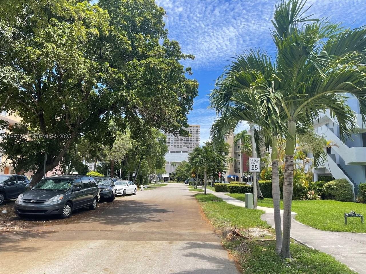 3868 Ne 169th St #302 - Photo 7 of 14