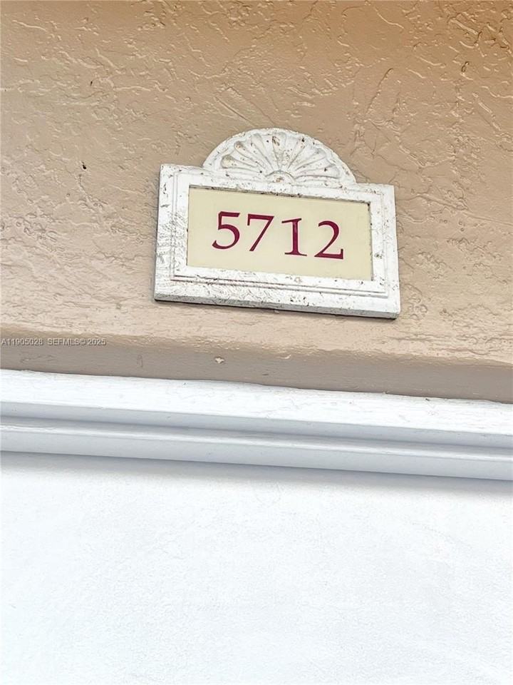 5712 W 25th Ct #5712 - Photo 3 of 26