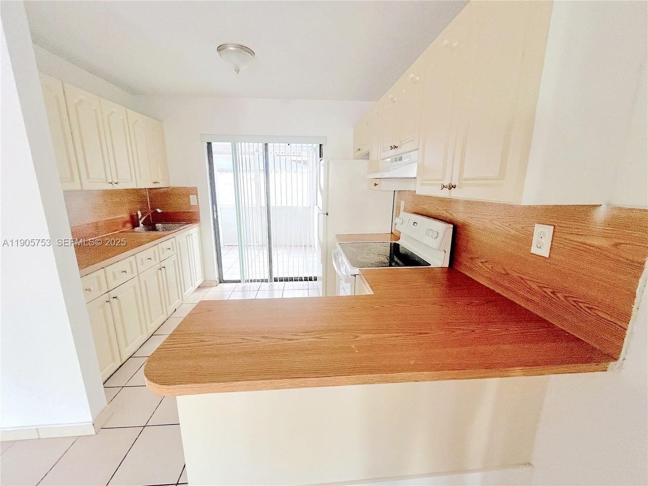 2740 W 63rd St #104 - Photo 5 of 29