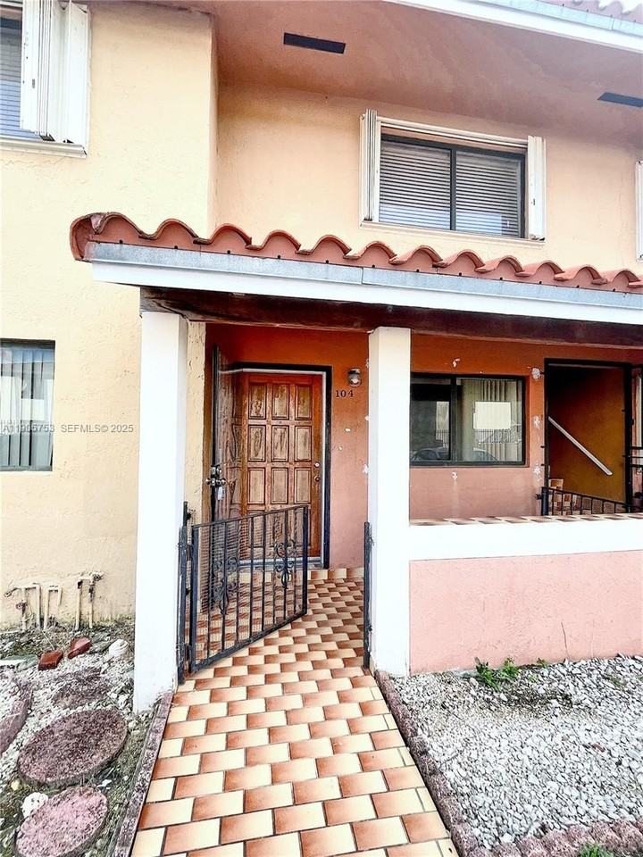 2740 W 63rd St #104 - Photo 6 of 29