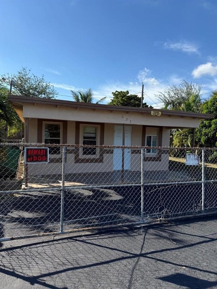 631 Nw 17th Ave - Photo 2 of 14