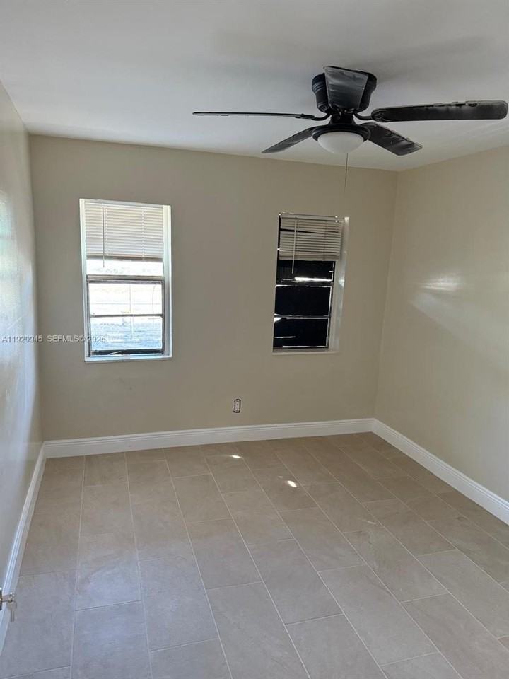 631 Nw 17th Ave - Photo 6 of 14